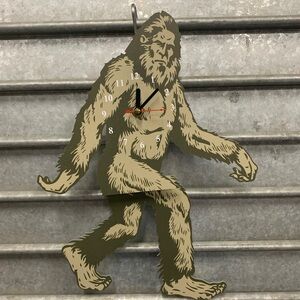 Bigfoot Wall Clock tiny flaw legs swing big foot